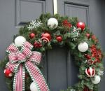Новогодний венок на дверь: рождественский своими руками, как сделать основу, декоративные веночки из цветов